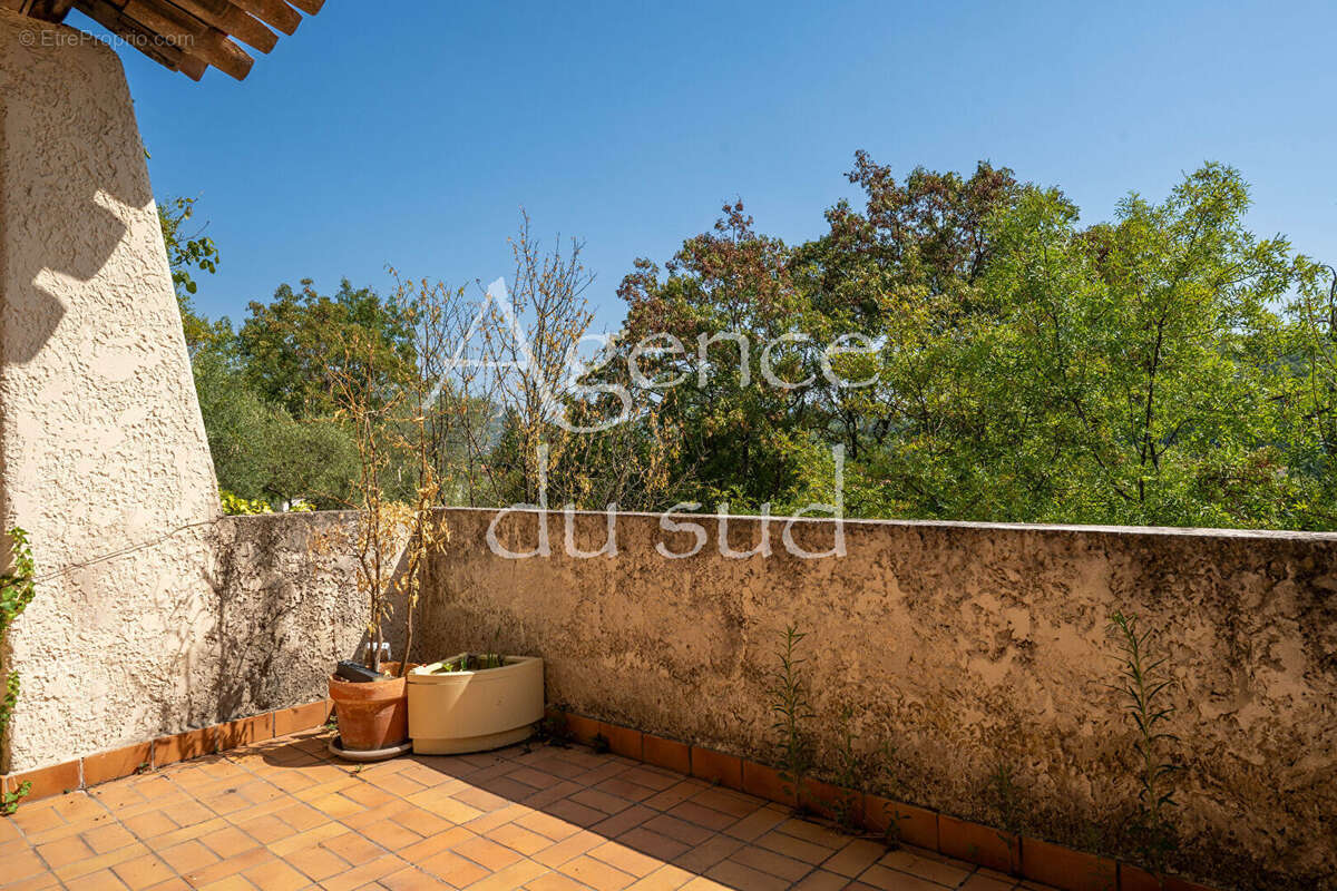 Grande maison de 270 m² sur un terrain de 3000 m² - Fort potentiel - photo 6