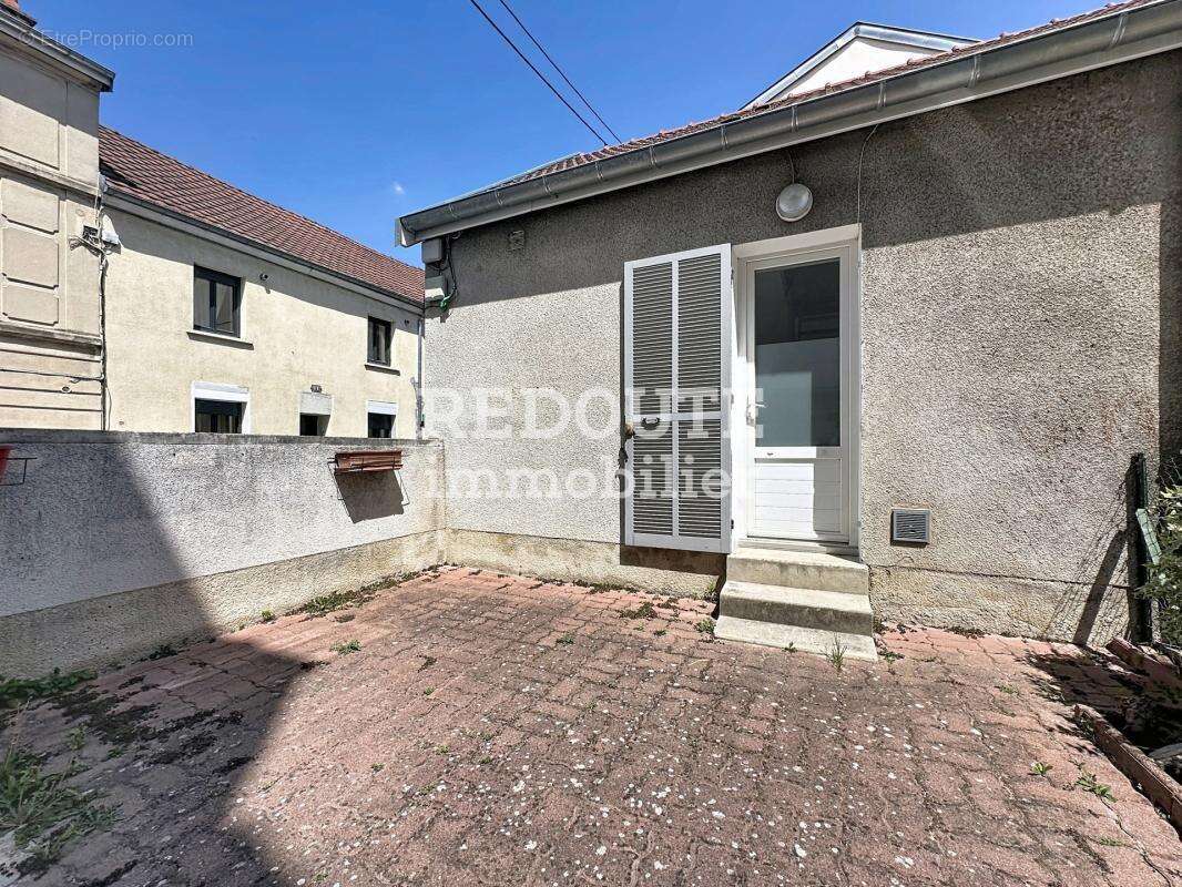Luton - appartement de type avec jardin et dependance - photo 8