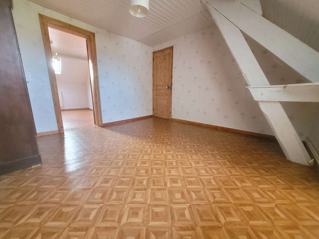 Maison à ANGRES