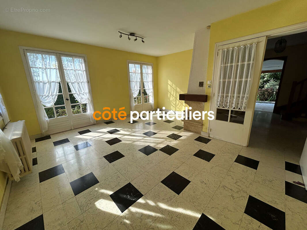 Maison à BRETTEVILLE-L&#039;ORGUEILLEUSE