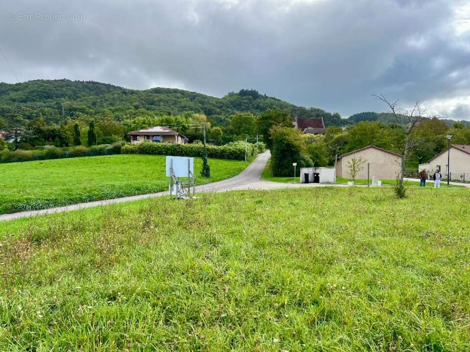 Terrain 775 m² à Coligny  - photo 2