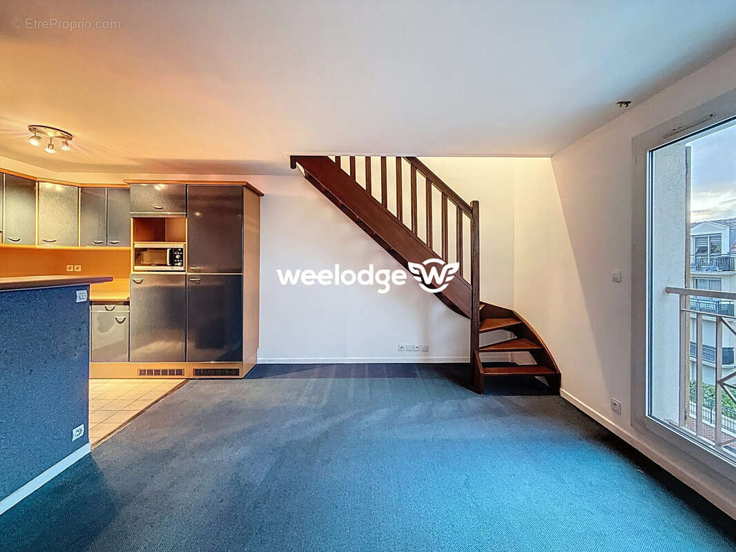 Appartement à LES CLAYES-SOUS-BOIS