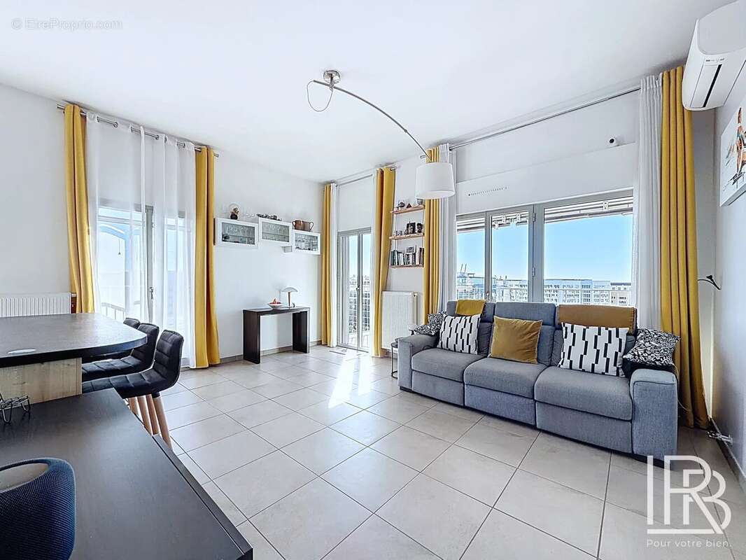 Appartement à MARSEILLE-2E