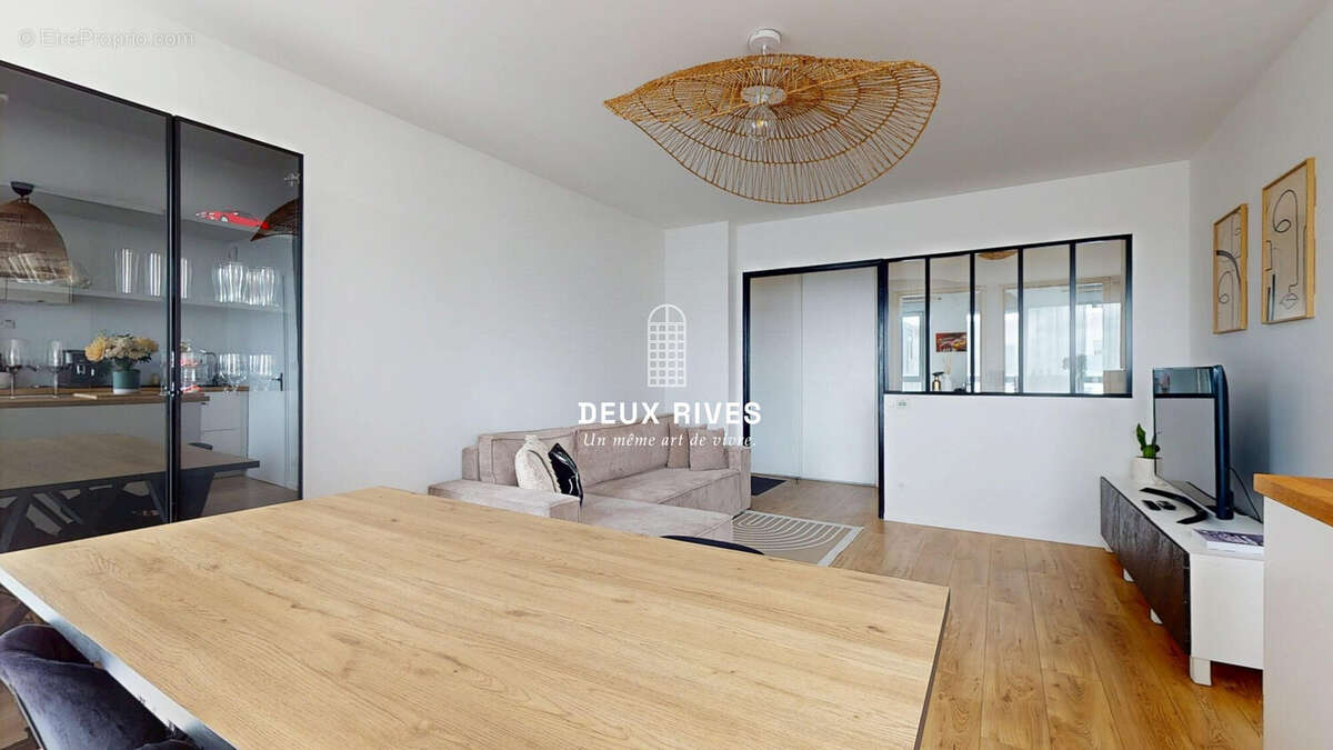 Appartement à SAINTE-LUCE-SUR-LOIRE