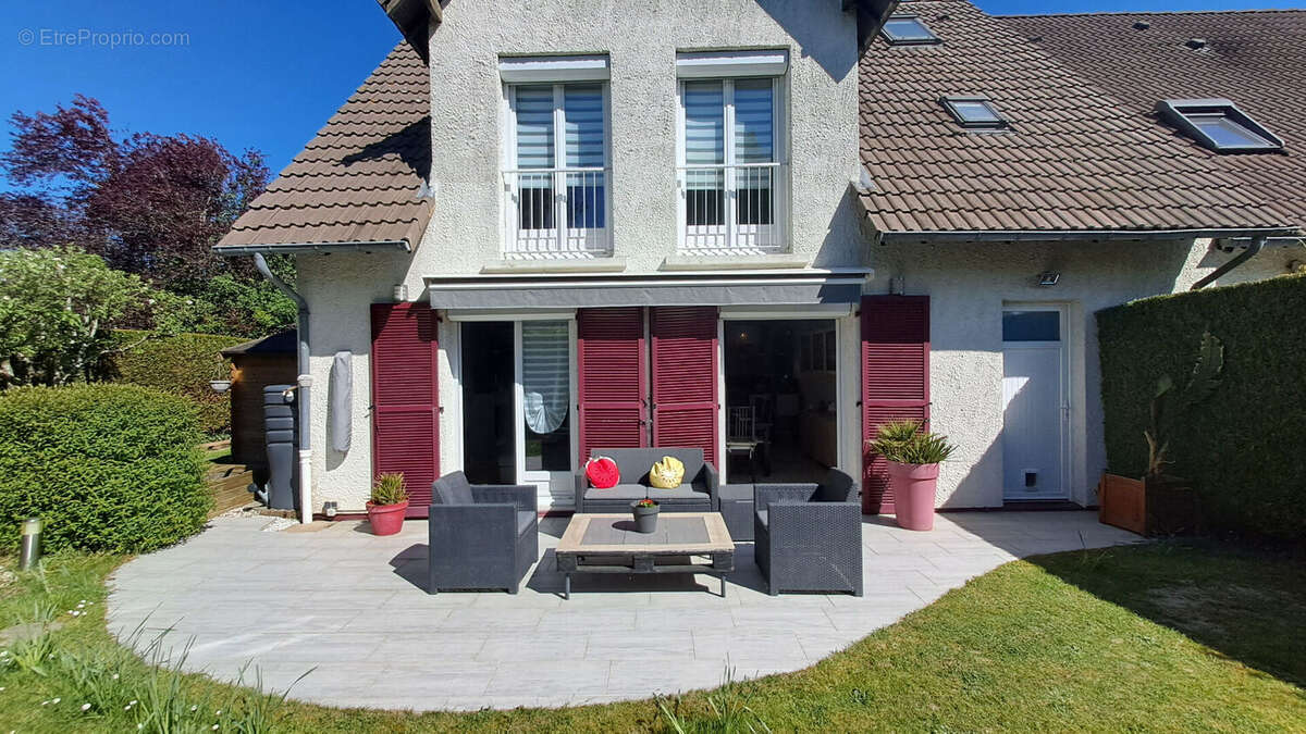 Maison à CERNAY-LA-VILLE