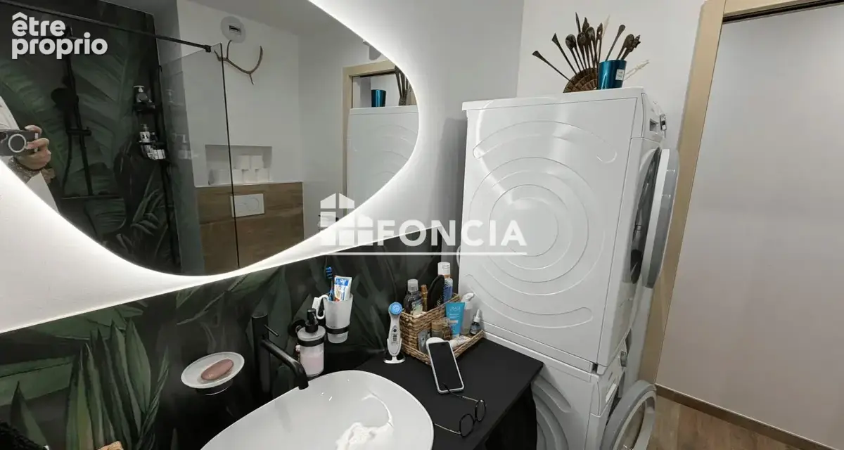 Hyères — T2 avec terrasse de 47 m², résidence gardiennée, stationnement inclus - photo 3