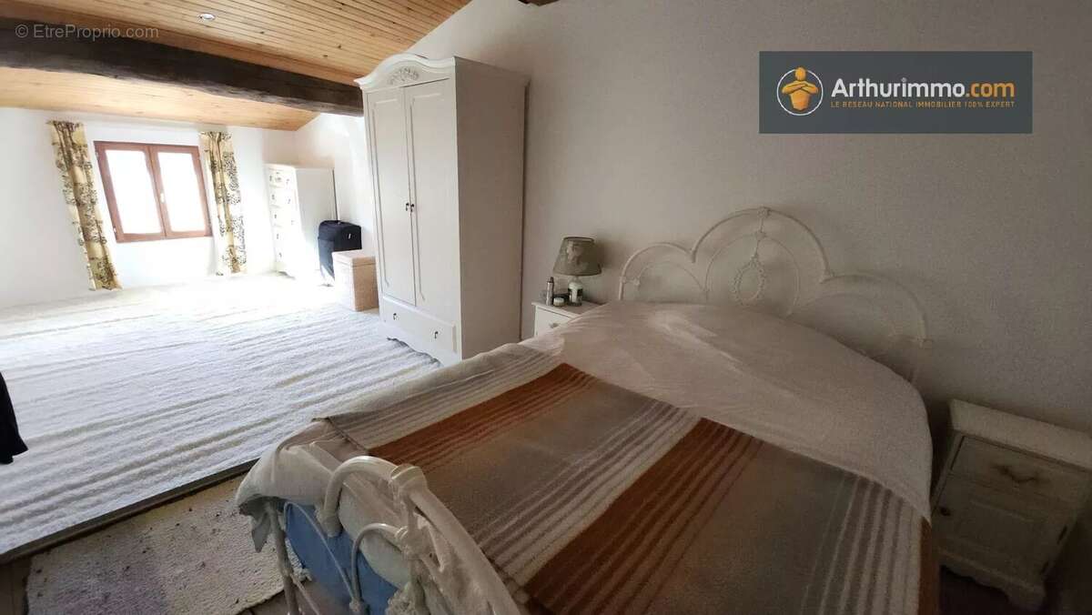 Maison à SAINTE-COLOMBE-SUR-L&#039;HERS