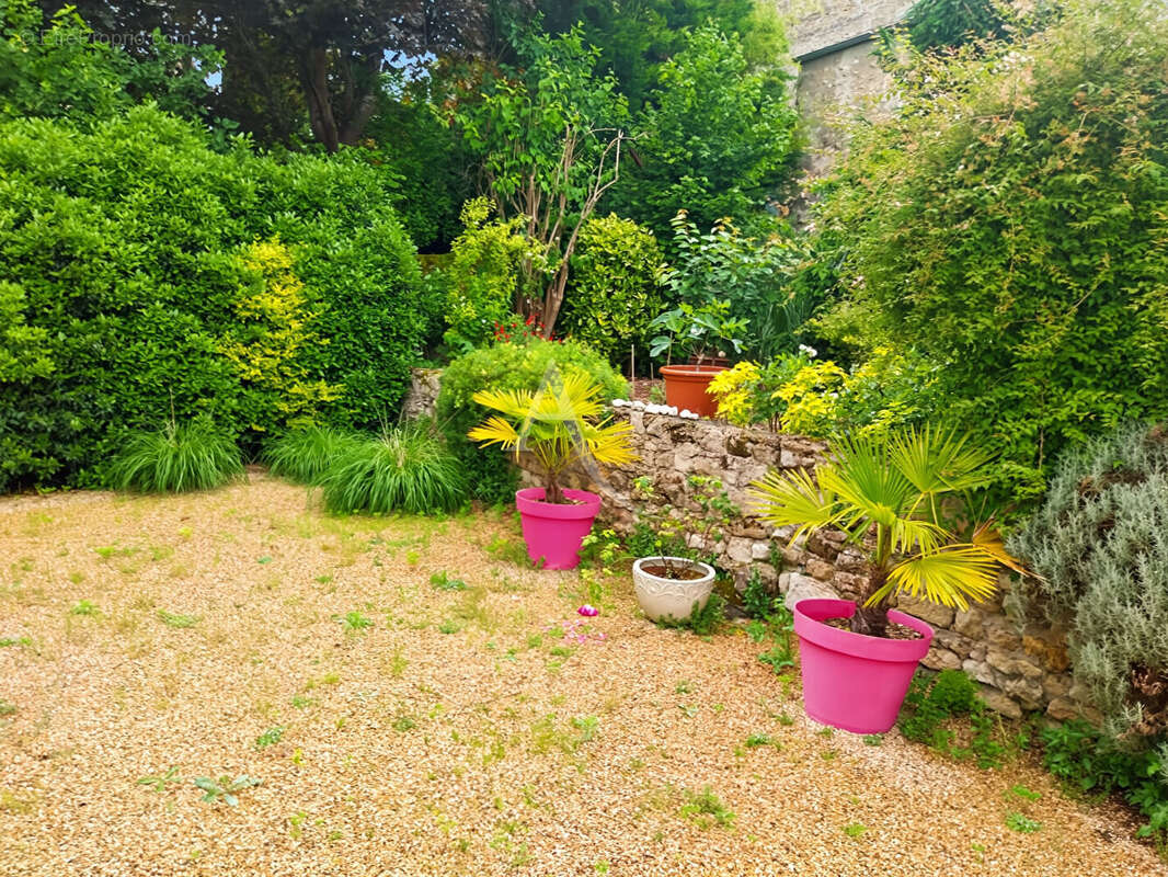 Maison à MEZY-SUR-SEINE