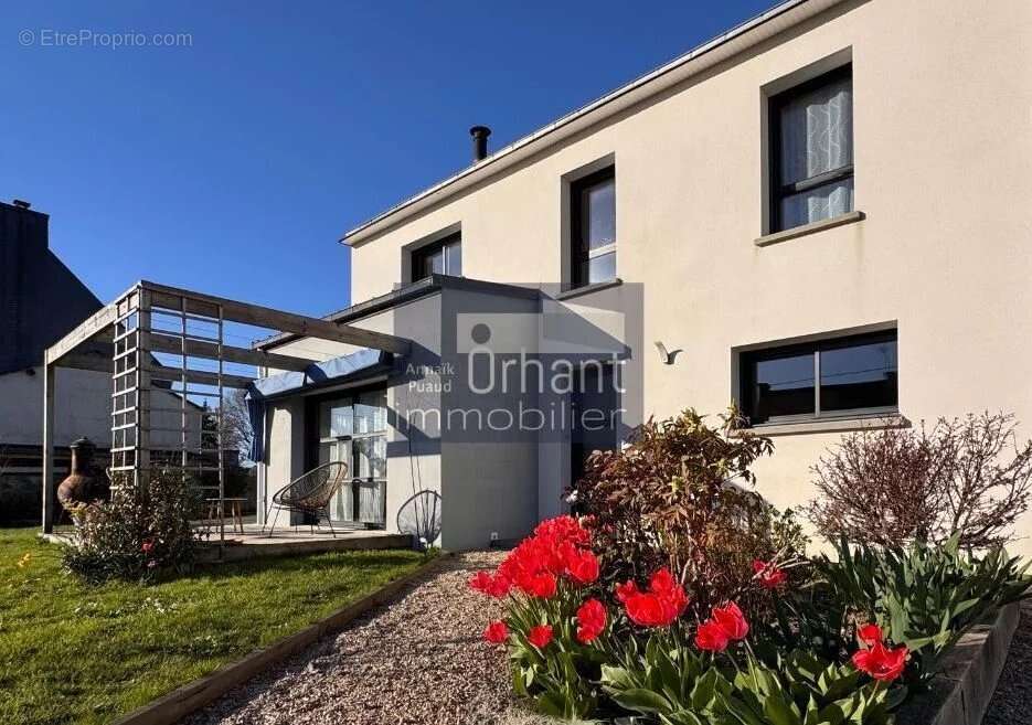 Maison à PLOUGOUMELEN