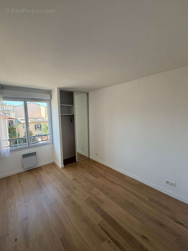 Appartement à LA GARENNE-COLOMBES