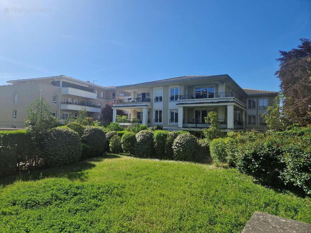   - Appartement à VOURLES