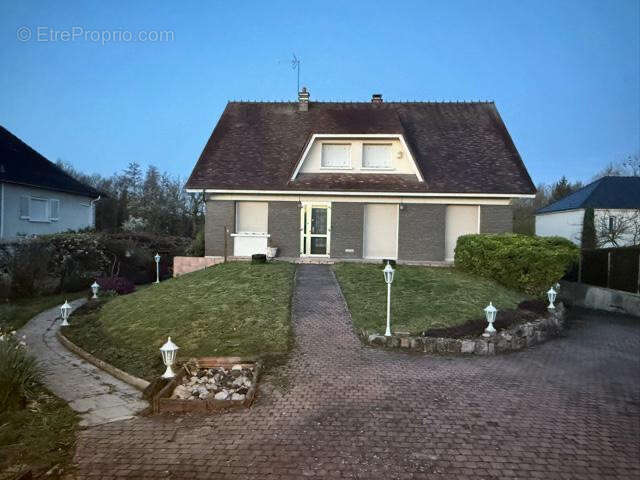 A VENDRE SAINTE-MAURE Maison familiale 181 m2, 7 chambres, avec accès privatif à la rivière Melda jardin 2367m - photo 4