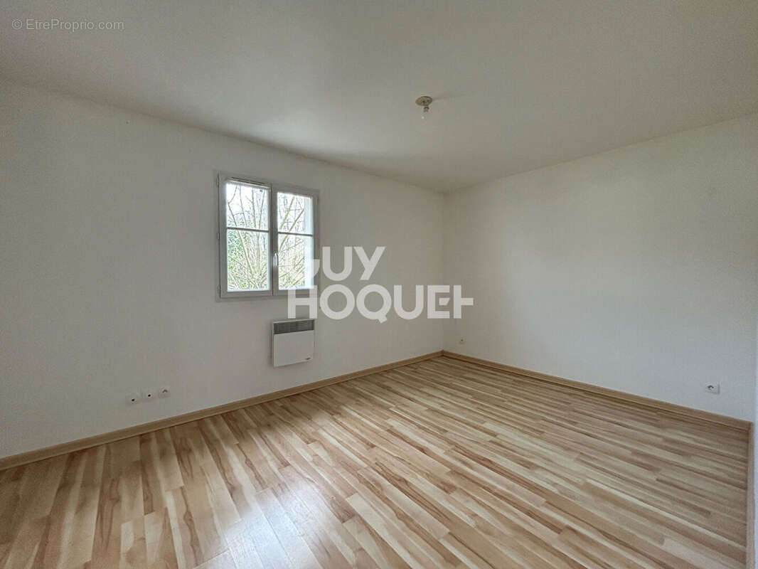 Maison à LA CHAPELLE-SAINT-MESMIN