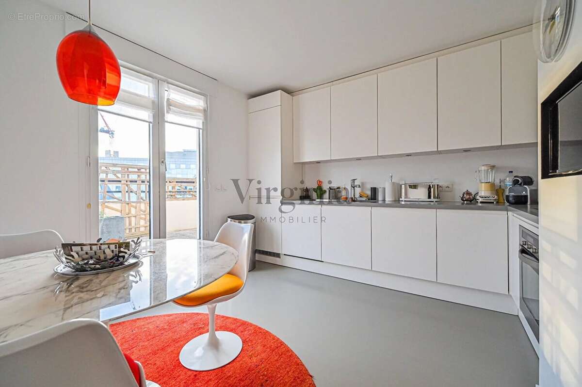 Appartement à CHARENTON-LE-PONT