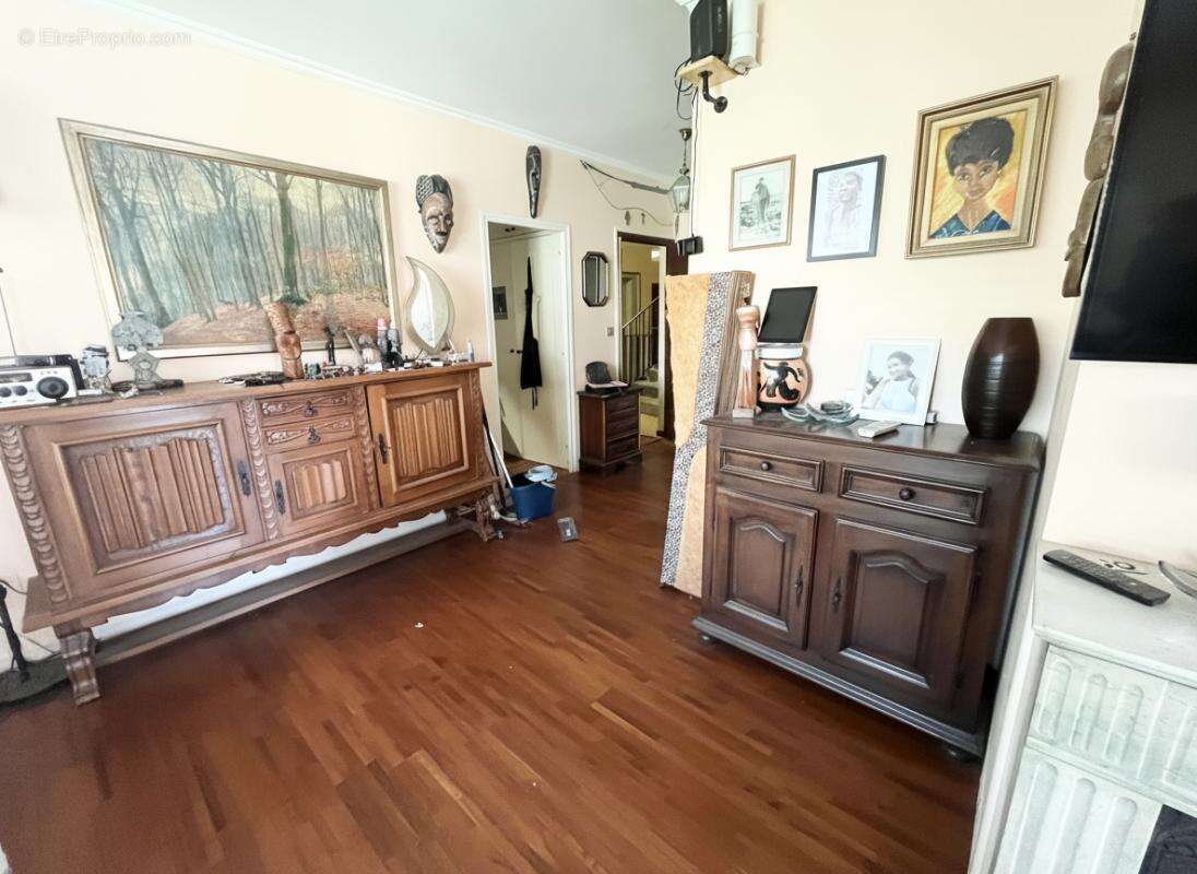 Appartement à FONTENAY-LE-FLEURY