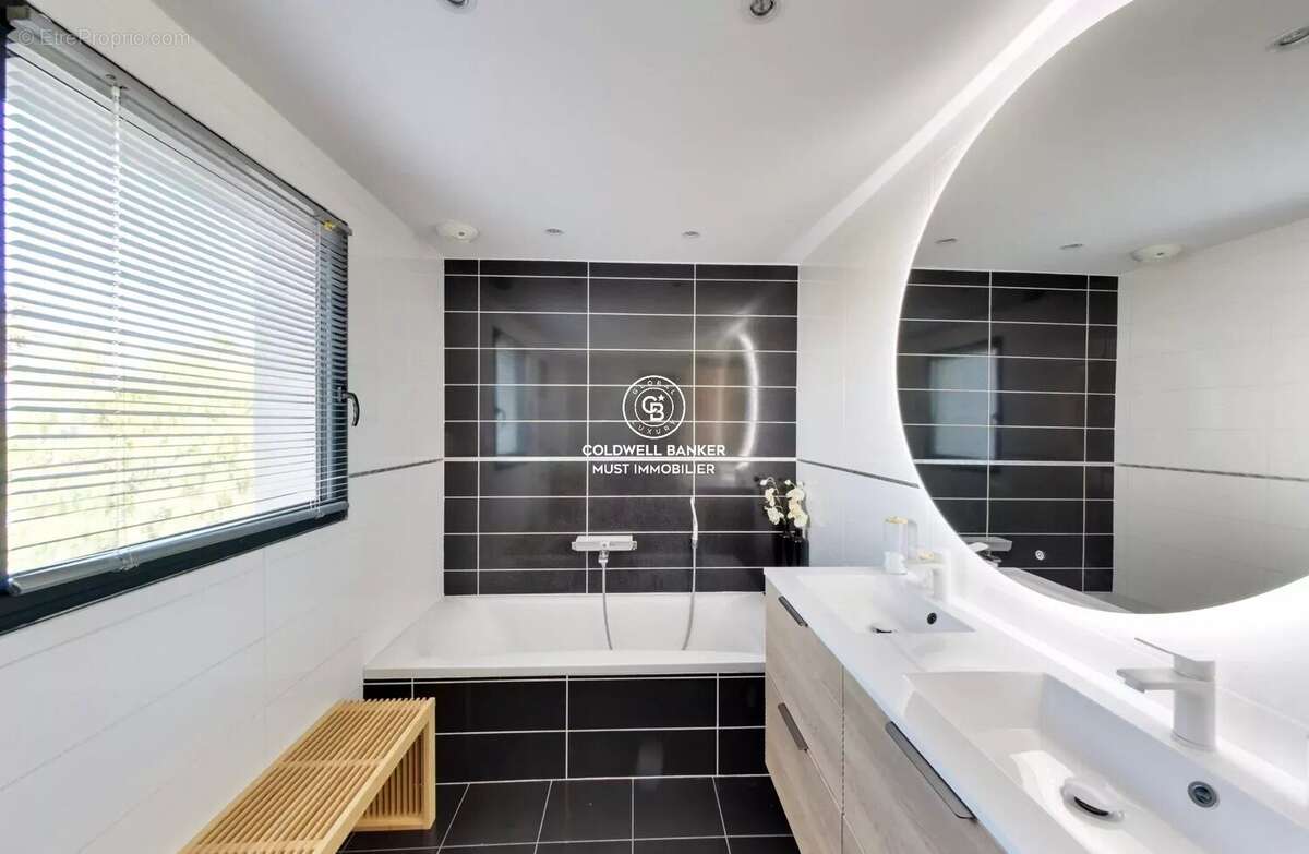 Maison à VILLENEUVE-DE-LA-RAHO