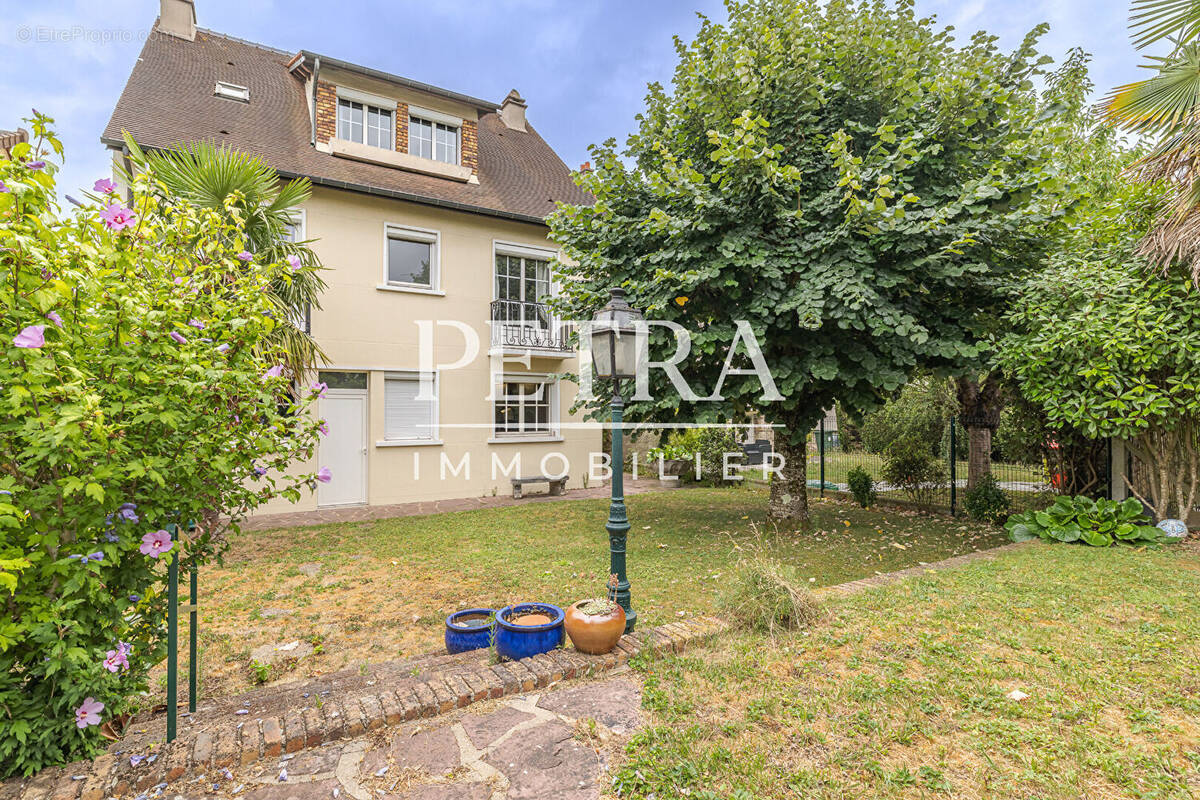 Maison à CHEVILLY-LARUE