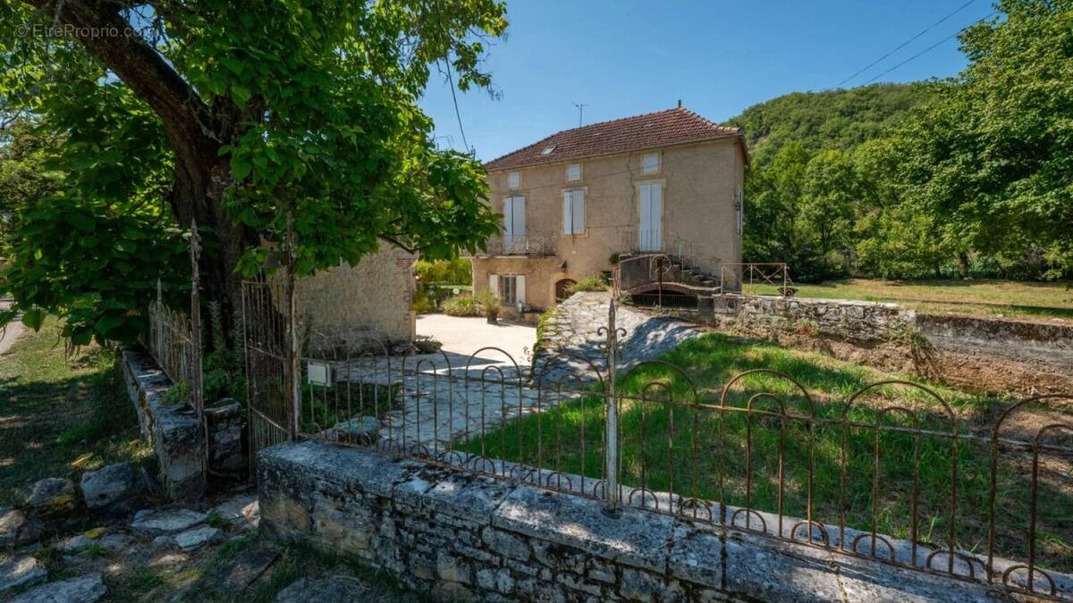 Secteur Catus - Remarquable Propriété de caractère avec Ancien M - photo 2