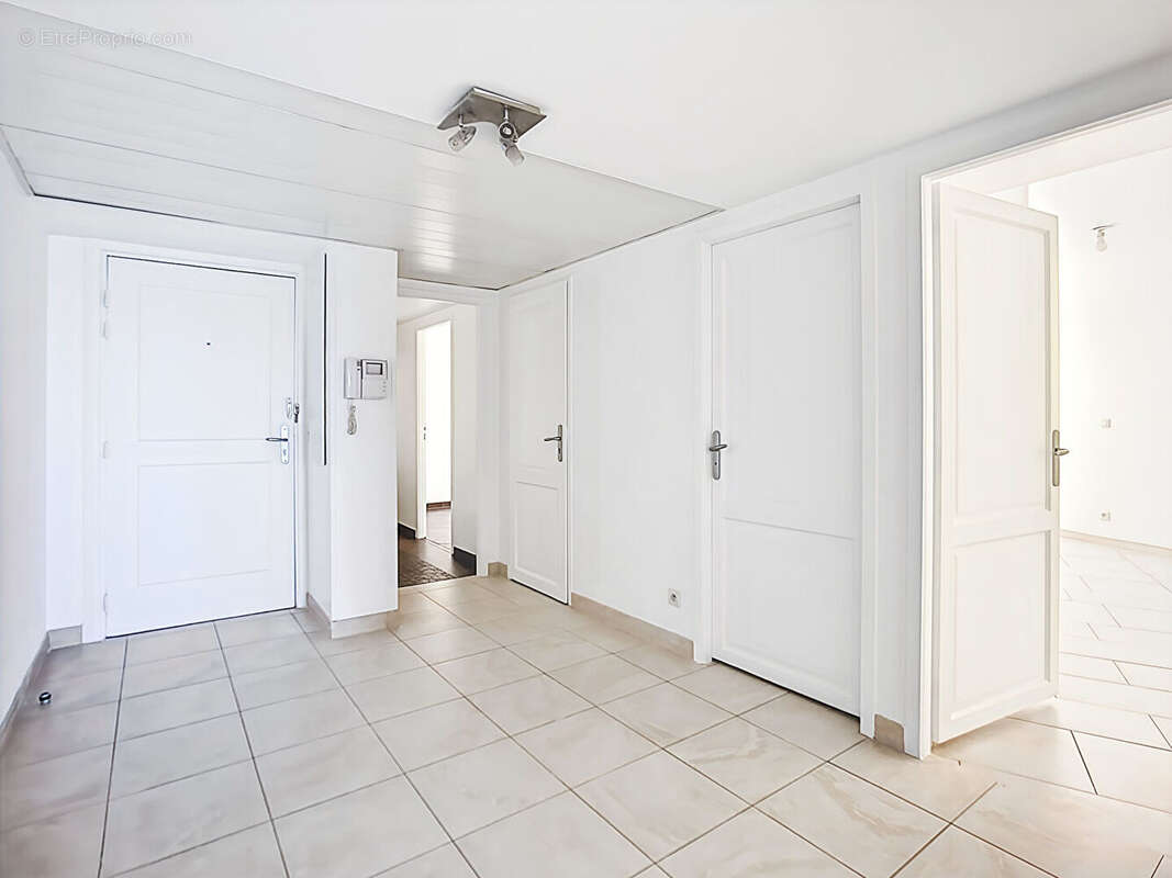 Appartement à MARSEILLE-7E