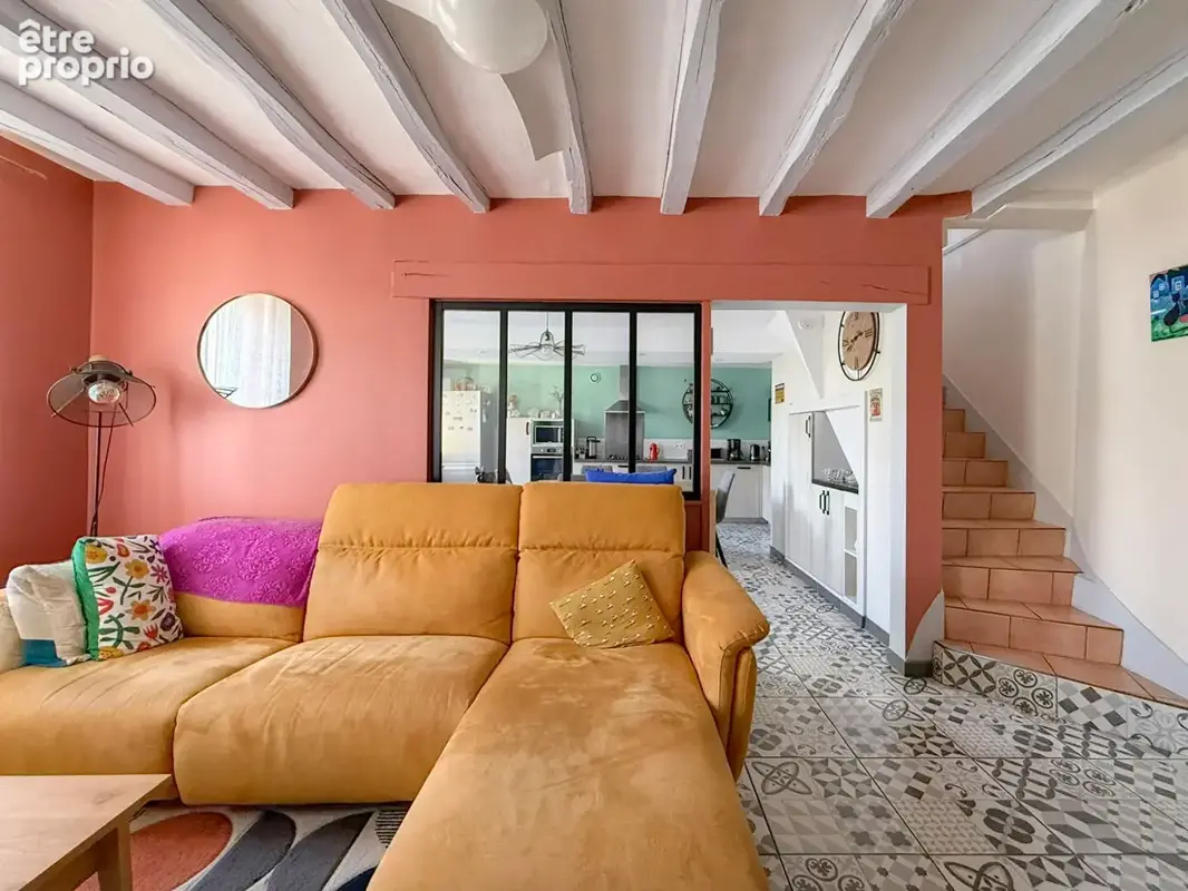 Maison à vendre à Beaulieu sur Layon avec trois chambres et garage - photo 1