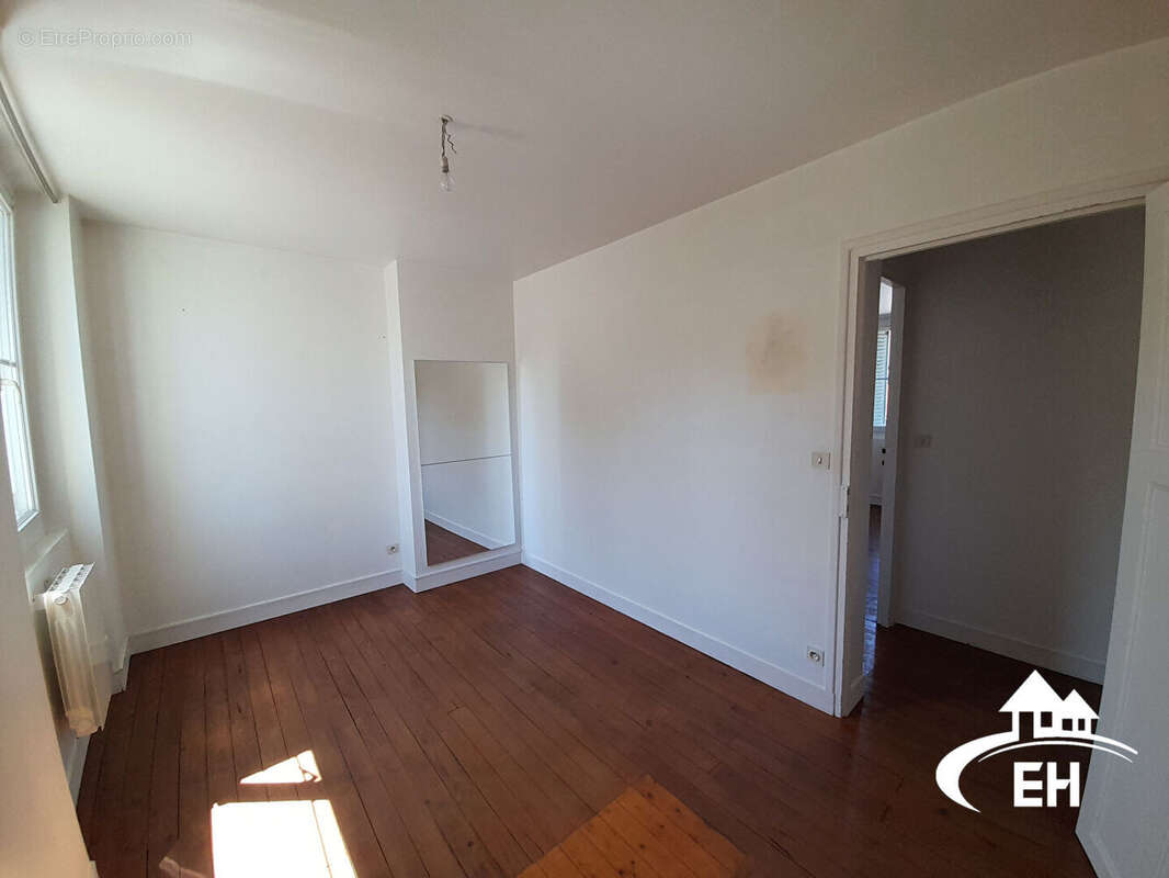 A vendre - immeuble de 210 m² - photo 7