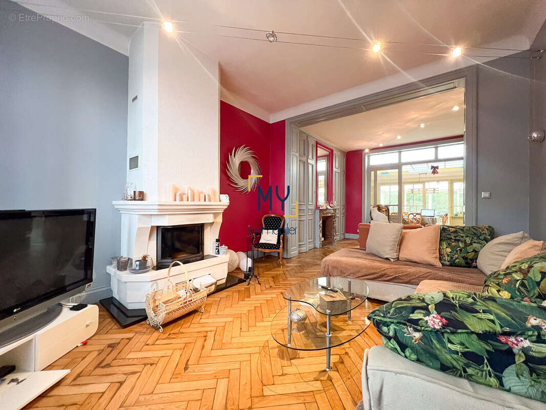 PIÈCE DE VIE (SALON) - Maison à vendre - 7 pièces - 195 m² - Armentières - Maison à ARMENTIERES