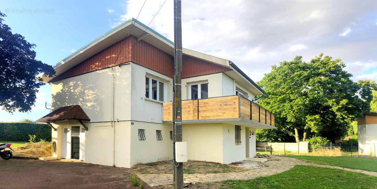 Maison à CHARETTE-VARENNES