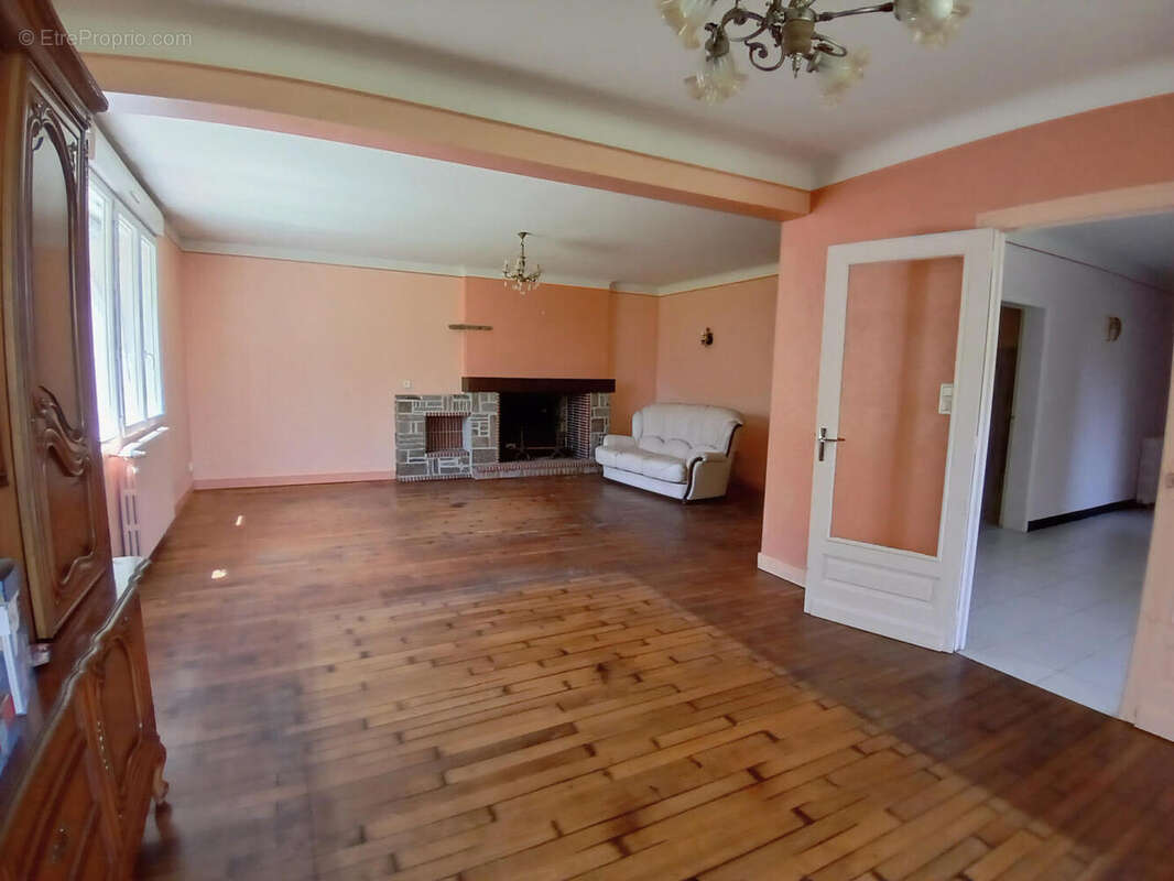 Maison de plain-pied de style pavillon, 3 chambres, avec un terrain de 4000 m²  à vendre en Dordogne - photo 5