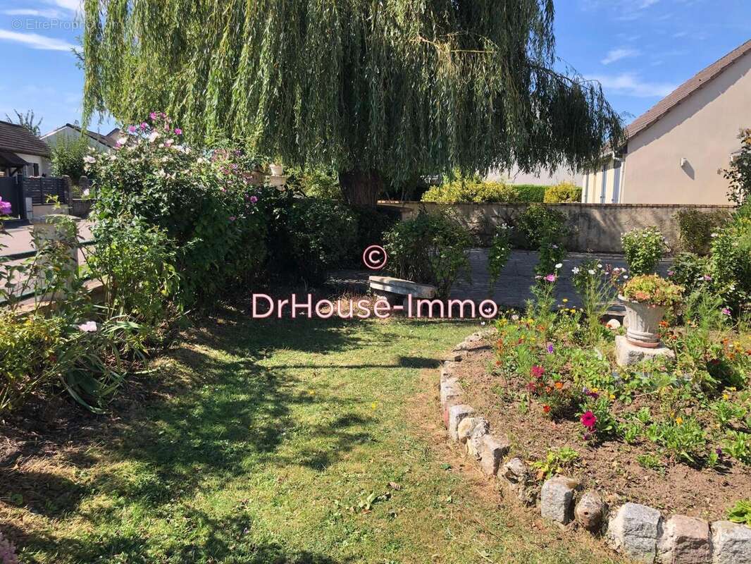 Maison à SAINT-PIERRE-DES-FLEURS