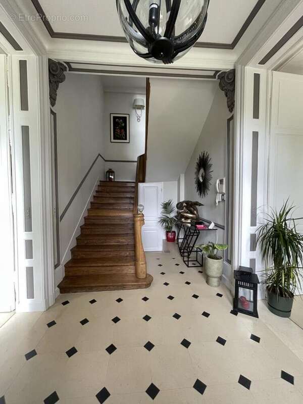 Maison 279 m² à Lisieux  - photo 4