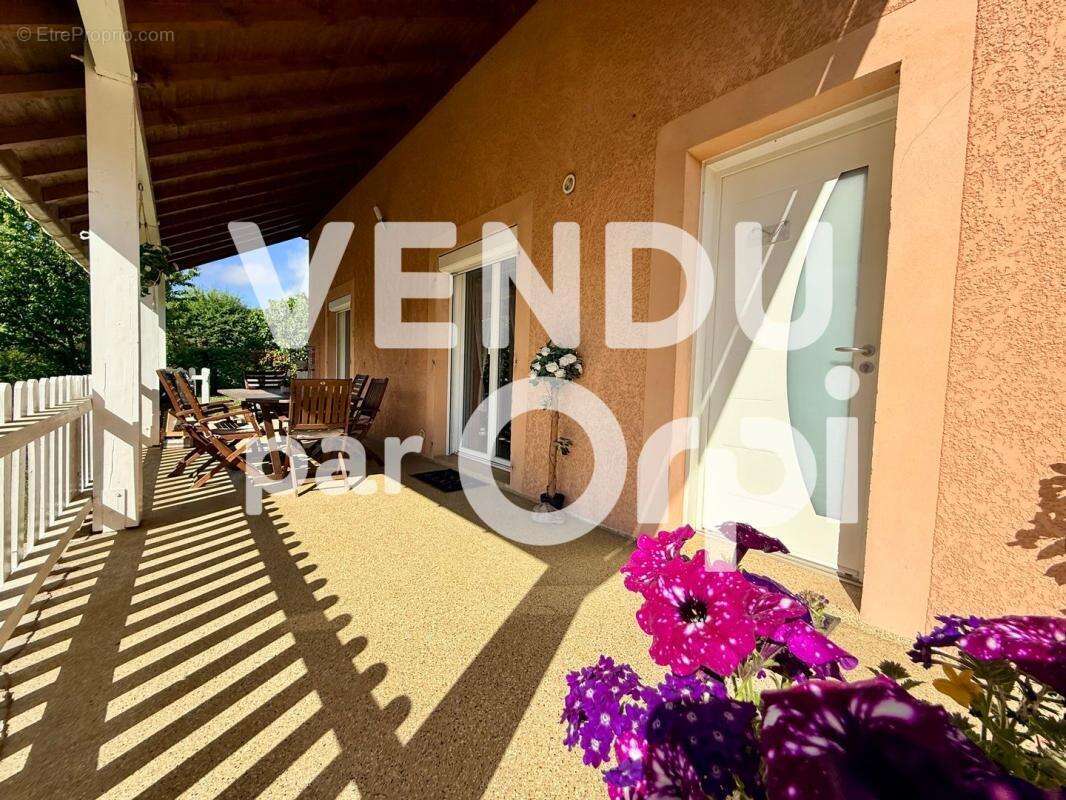 Maison à LA TERRASSE