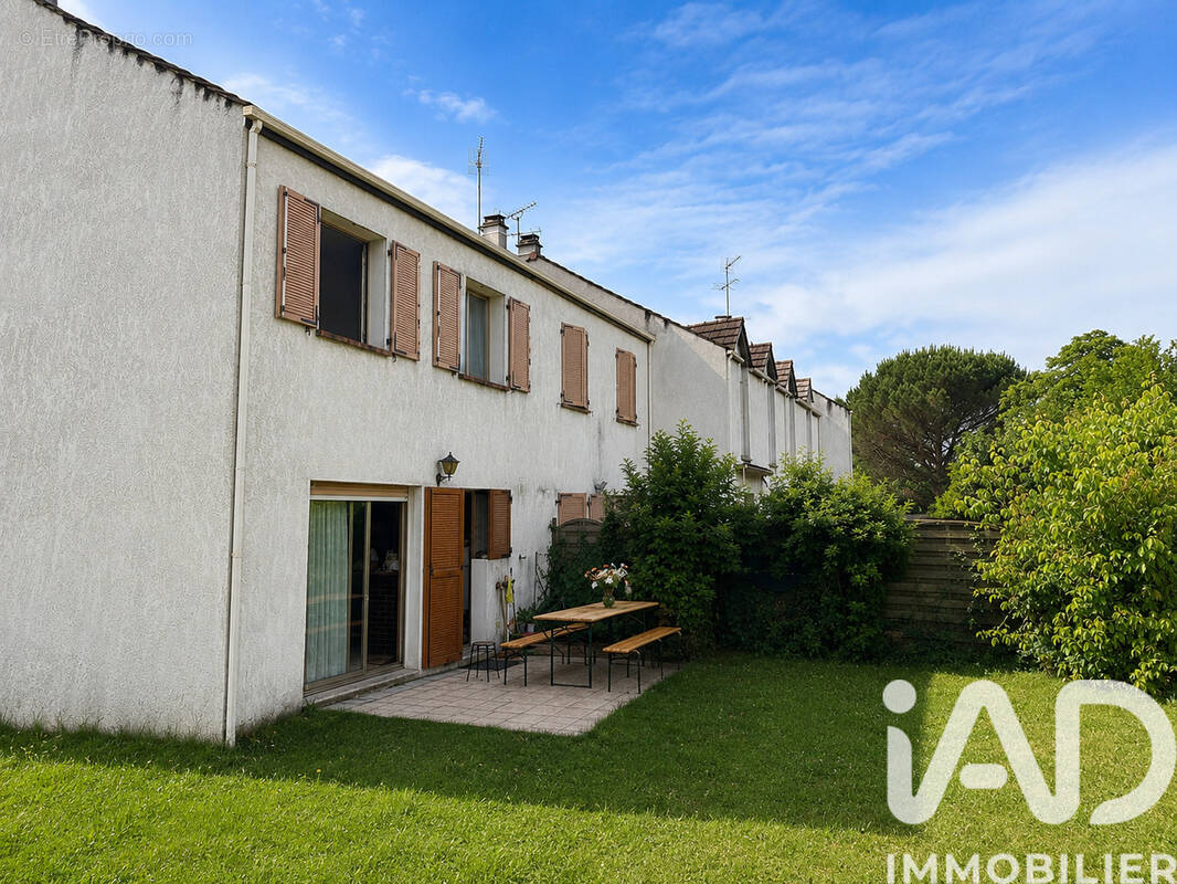 Photo 1 - Maison à SAINTE-GENEVIEVE-DES-BOIS
