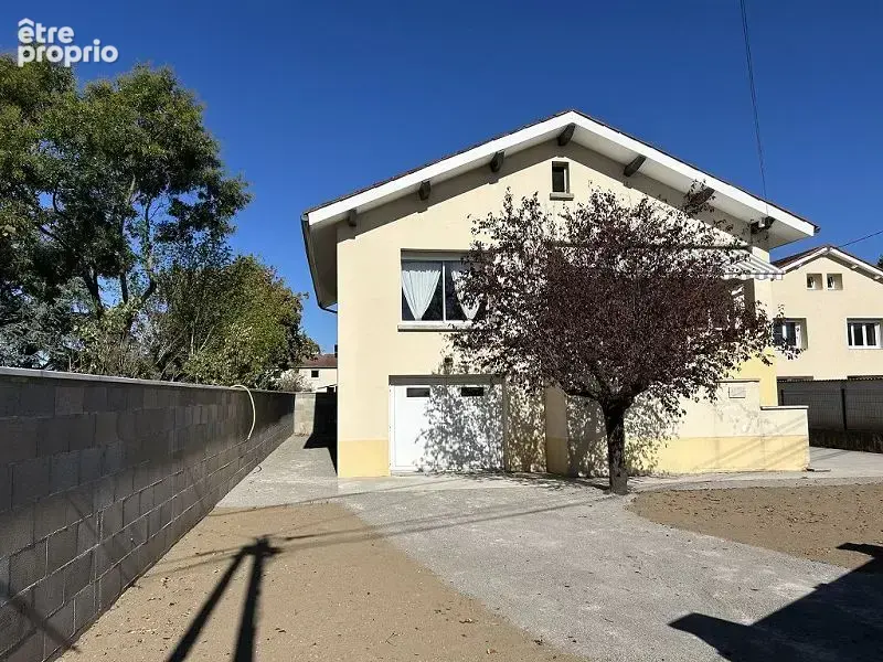 Photo Maison à Montrond-Les-Bains au prix de 240 000€