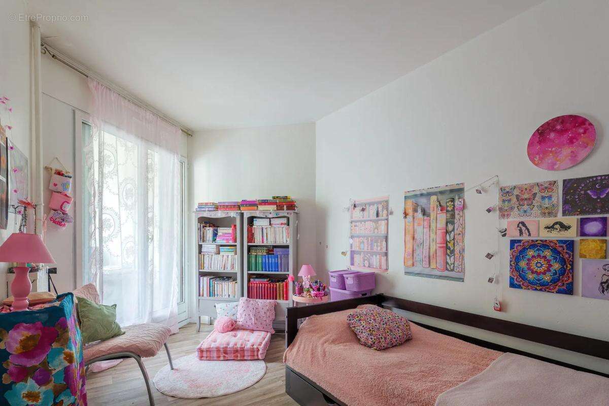 SEVRAN - Appartement de type T4 de 77 m²  avec Balcon et Loggia - photo 9