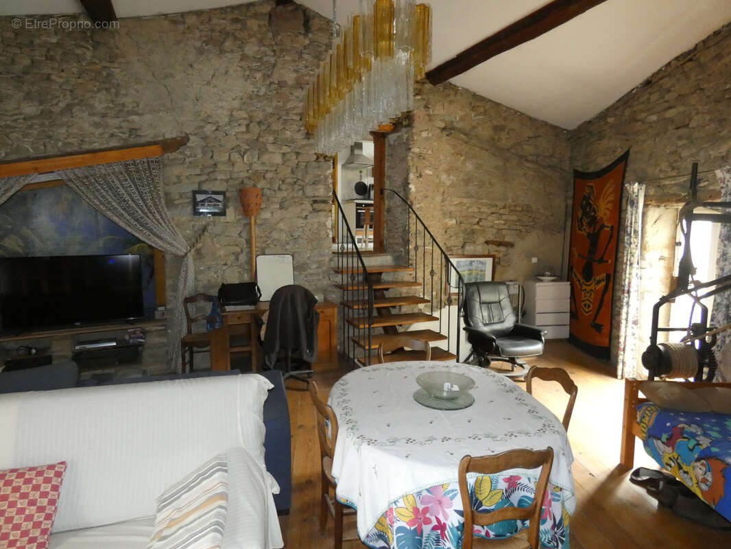 Maison à LAURE-MINERVOIS