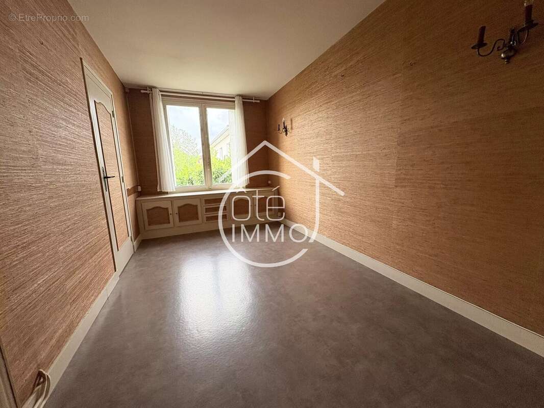 BERGERAC : Maison sur sous-sol 4 pièces de 105m² avec jardin - photo 7