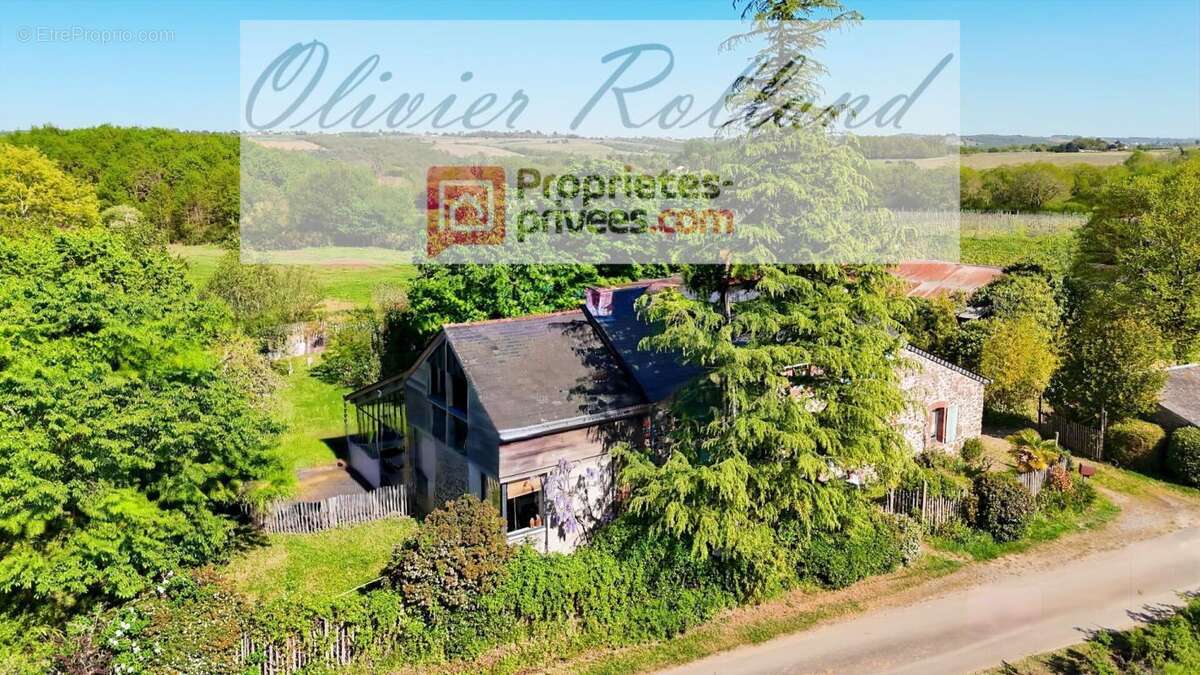 Écrin de Verdure et Authenticité : Demeure de Caractère de 212 m² à Rablay sur Layon - photo 5