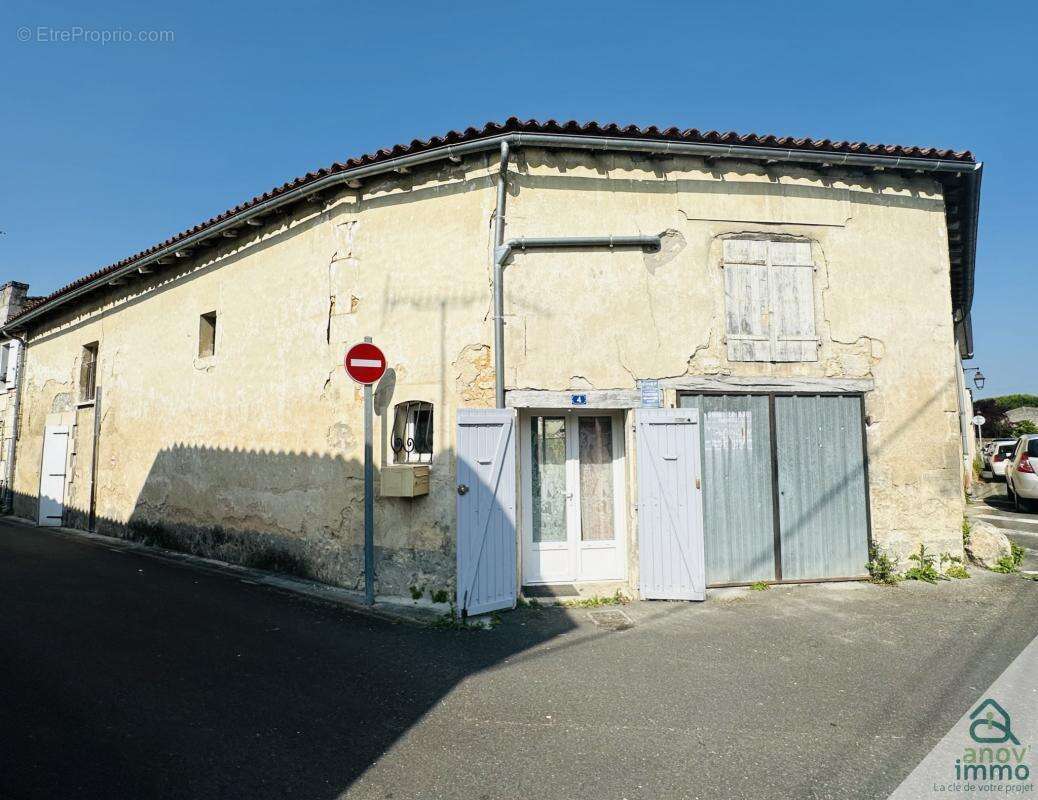 Maison à CHATEAUNEUF-SUR-CHARENTE
