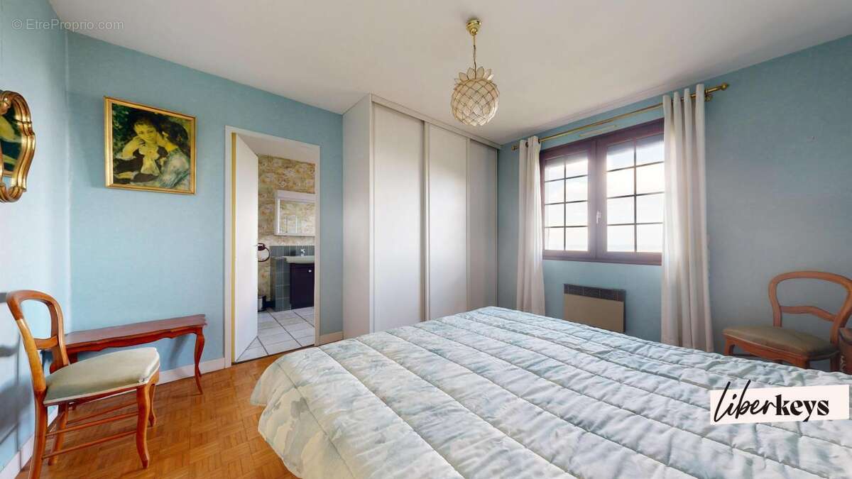 Maison à CORCELLES-LES-MONTS