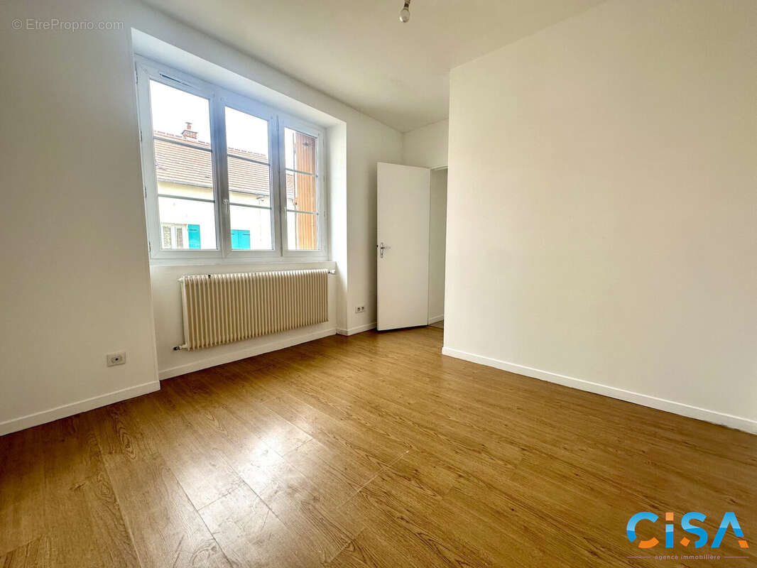 Appartement à BRUYERES-SUR-OISE