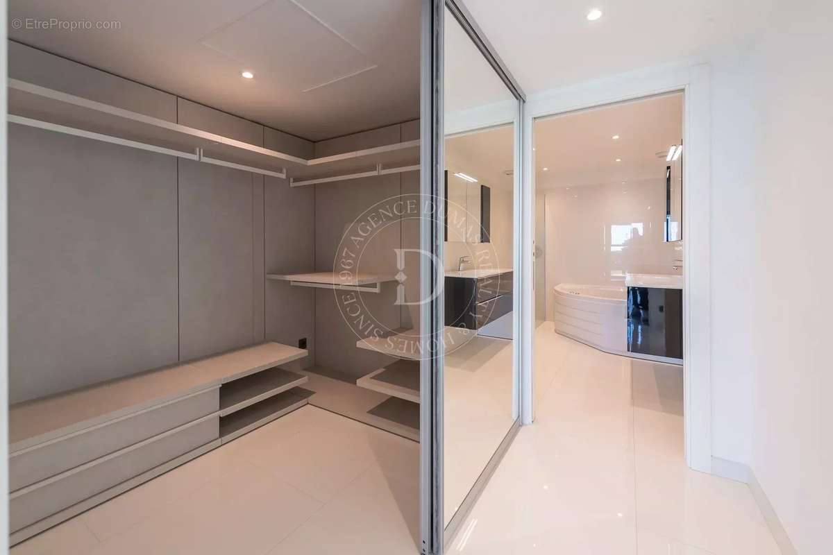 Appartement à ROQUEBRUNE-CAP-MARTIN