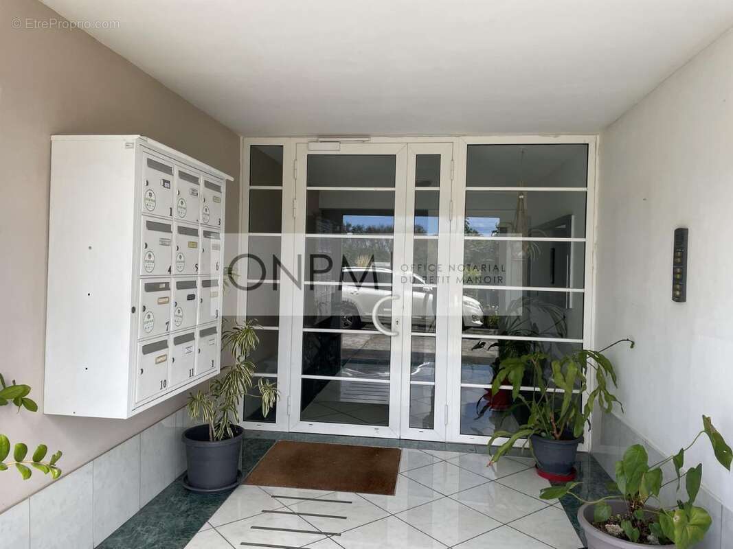 Appartement 76 m² à Fort-De-France  - photo 2