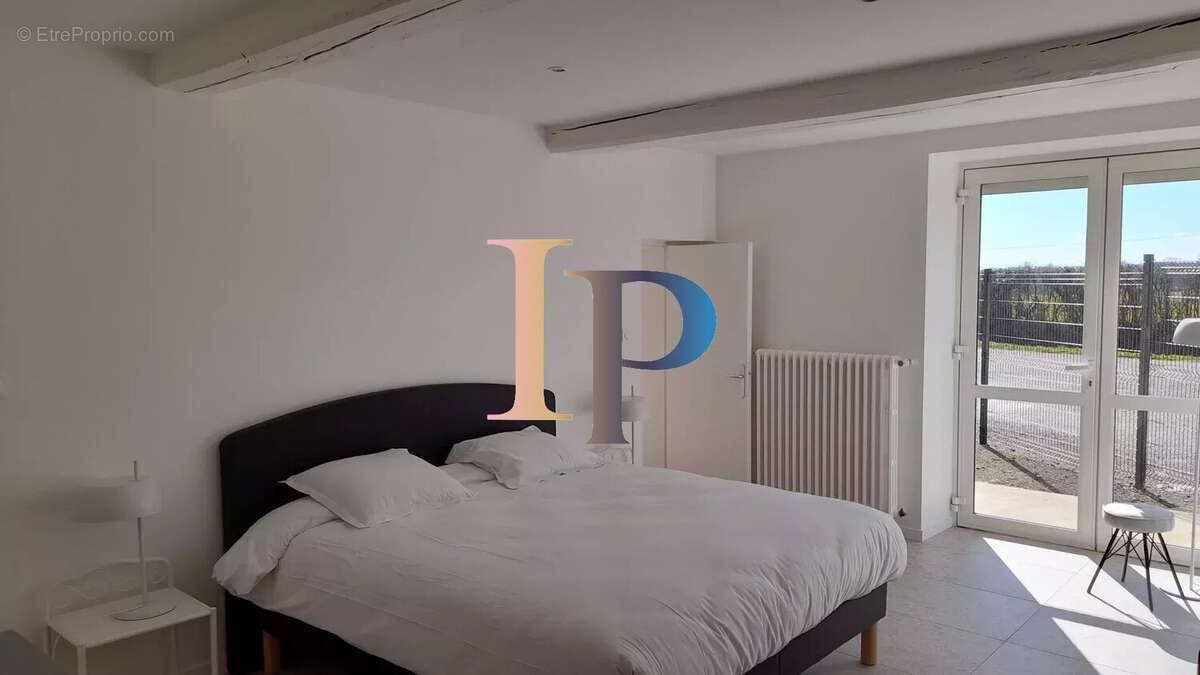 Maison à LA CLAYETTE