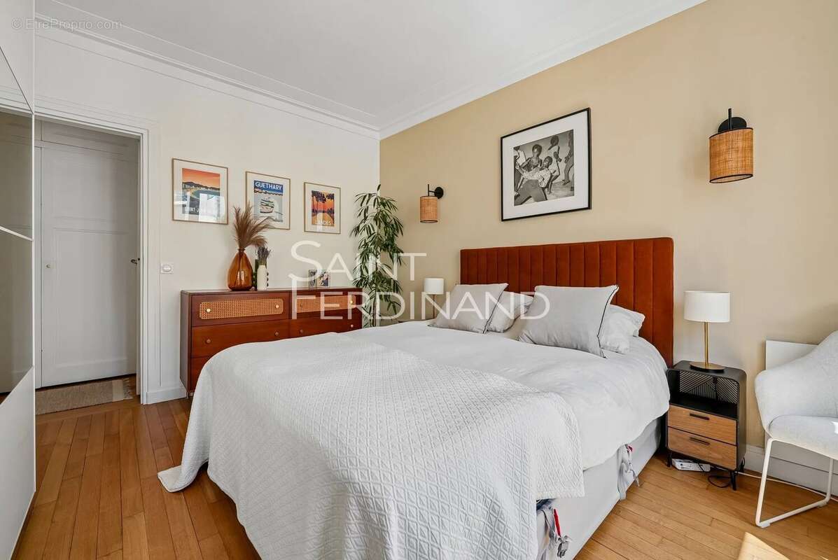 Appartement à NEUILLY-SUR-SEINE