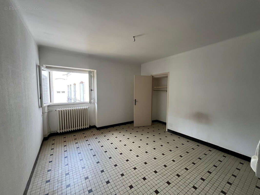 Centre Limoux - Maison T4 avec double garage et cour - photo 4