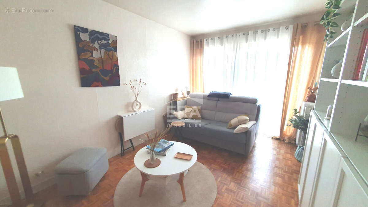 Appartement à SAINT-MAUR-DES-FOSSES