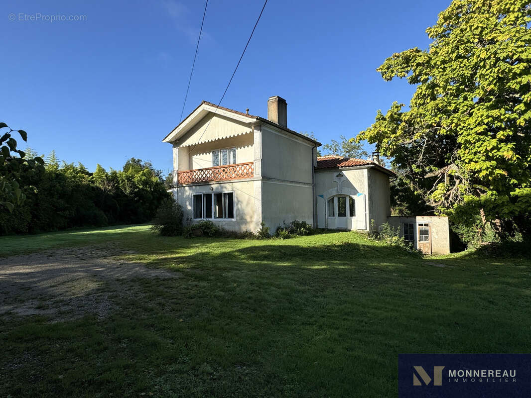 Maison à REIGNAC