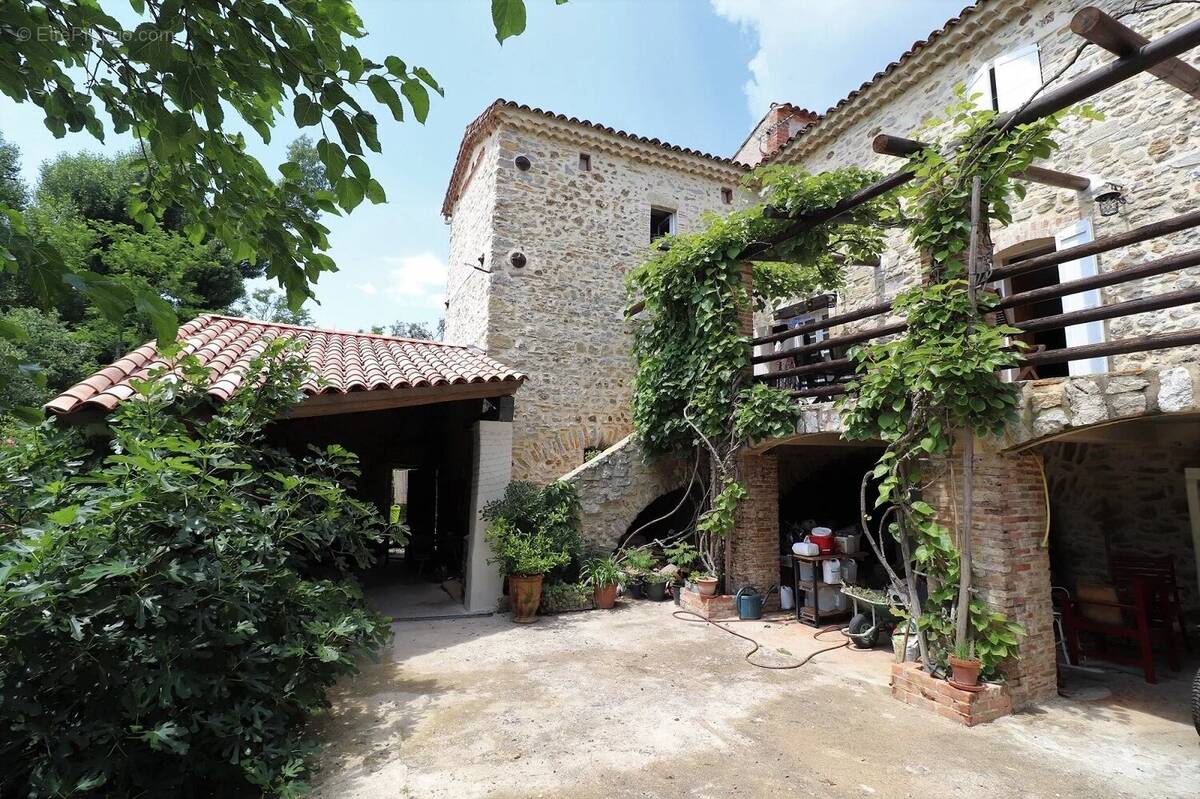 Maison à SAINT-MARTIN-DE-VALGALGUES