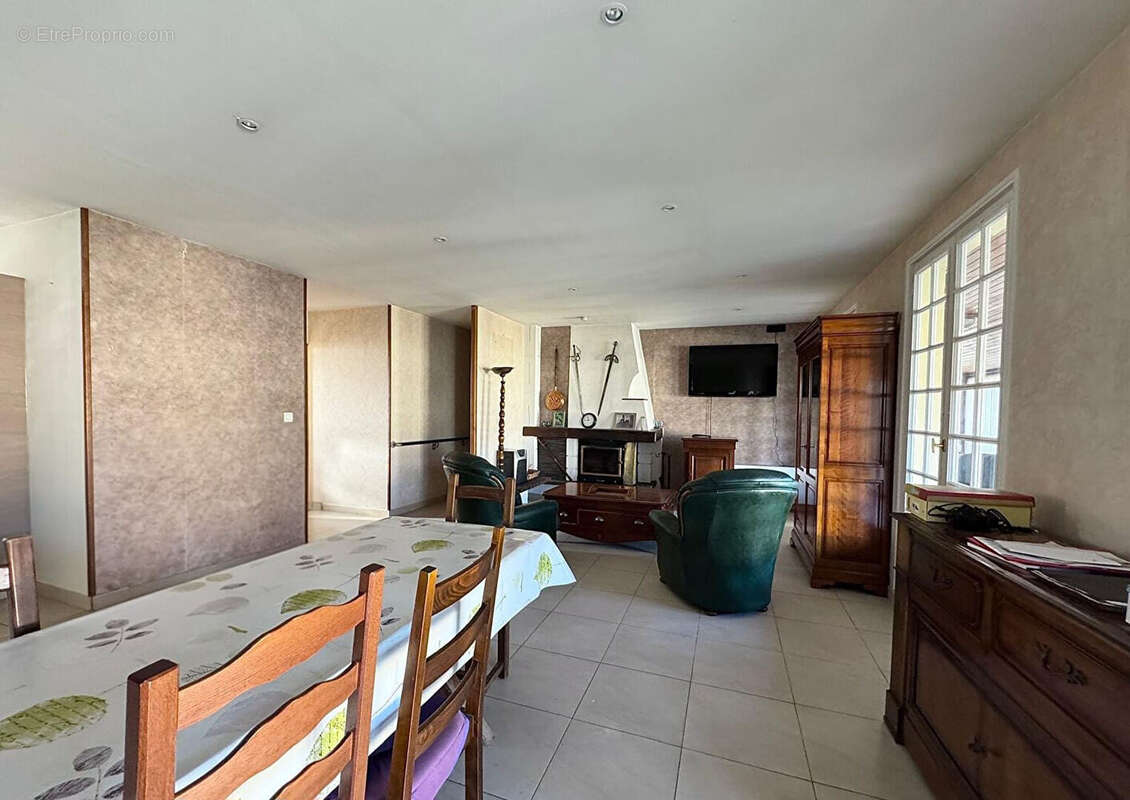 Maison à SAINT-JULIEN-DE-CONCELLES