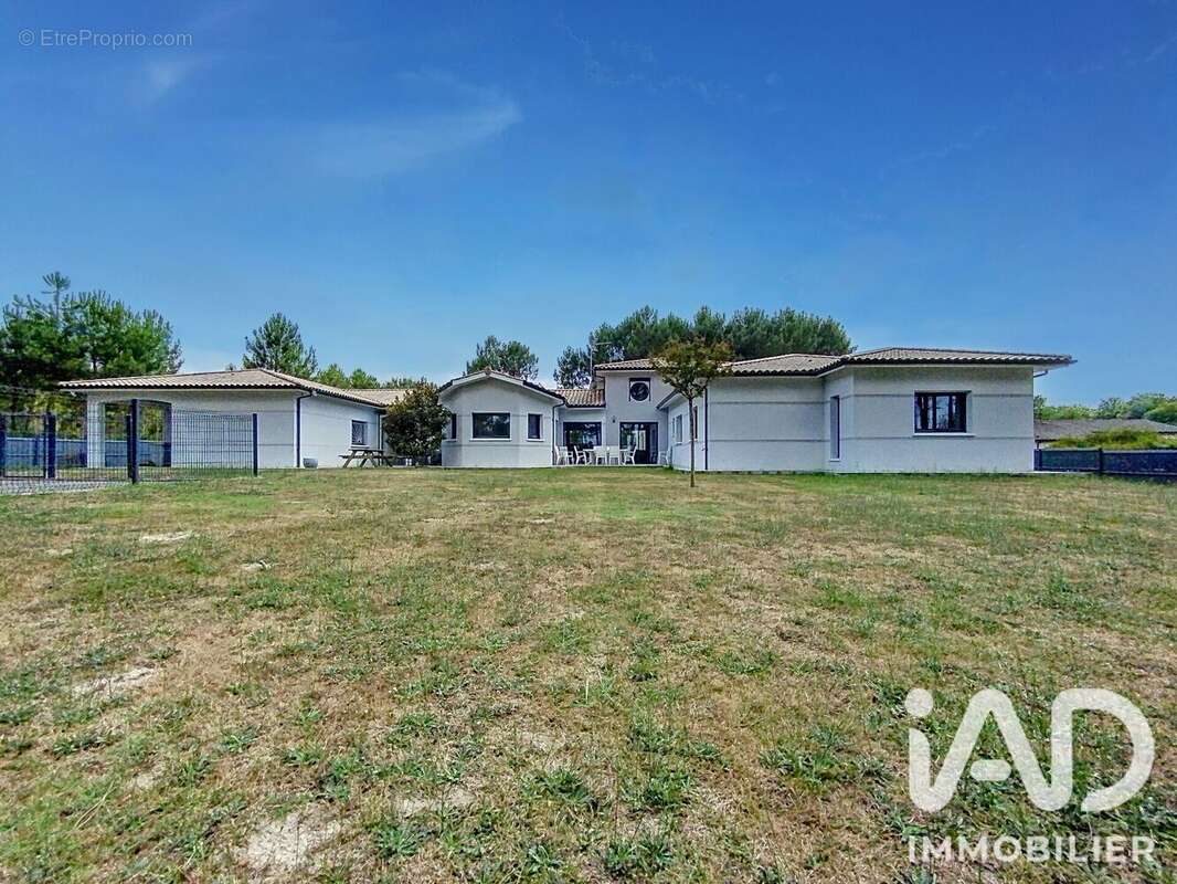 Maison 236 m² à Langon  - photo 9